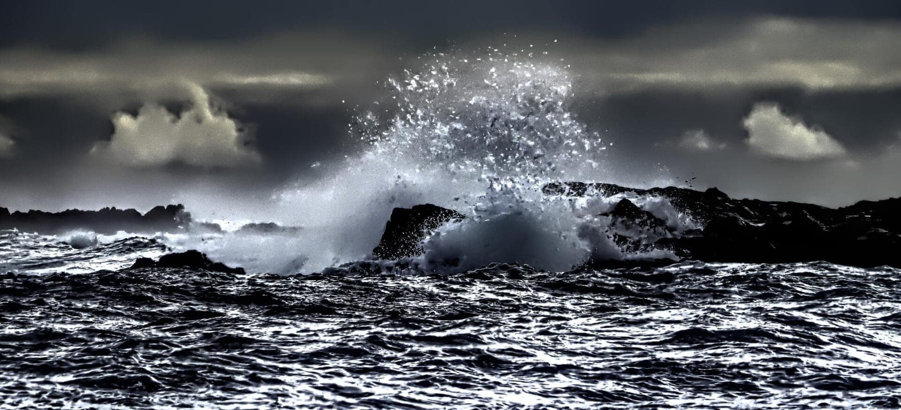 Waves breaking on Weather Rock at Granville Harbour