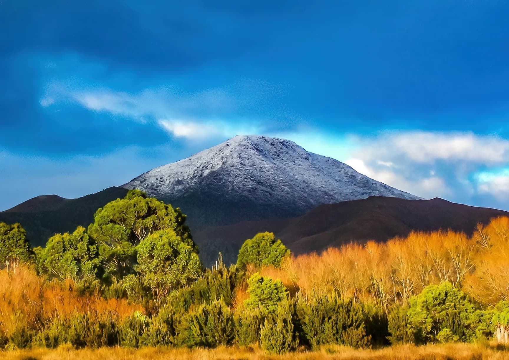 Mount Zeehan under snow, the mountain the hotel sits below