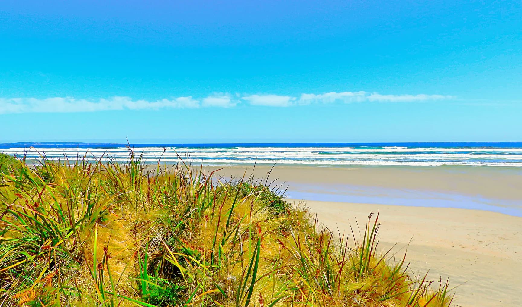 Ocean Beach near Strahan, the longest beach in Tasmania